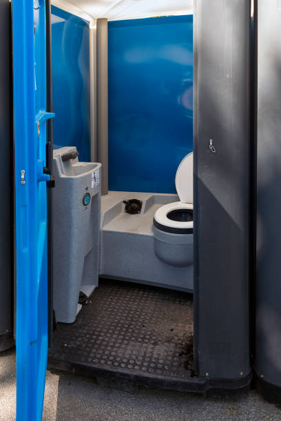 Best Portable restroom trailer rental  in Mount Vernon, IA